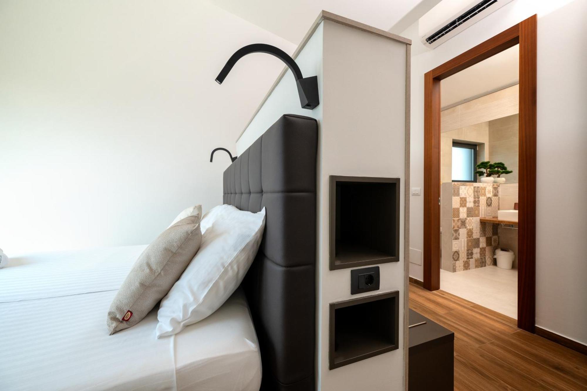Martincic Residence - 5 Stars Luxury With Pool Heating On 4000M2 Rakalj Ngoại thất bức ảnh
